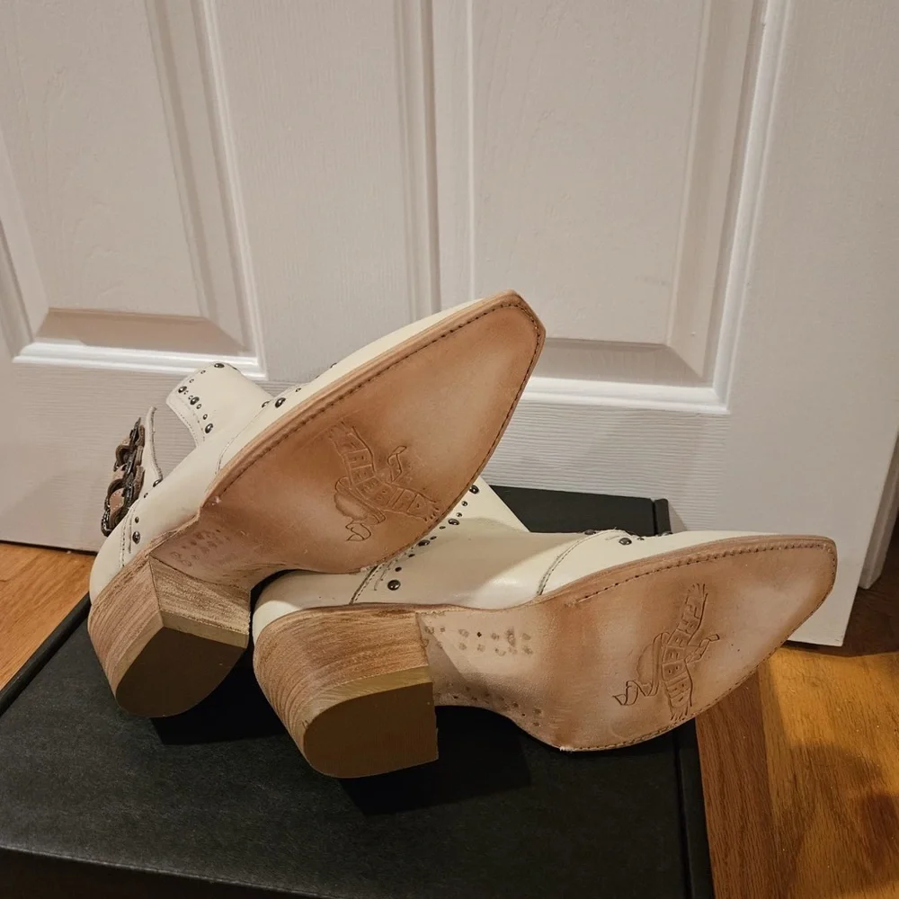 Freebird Melody boots, brand new never worn! Real leather. They run large/big. - Picture 10 of 16